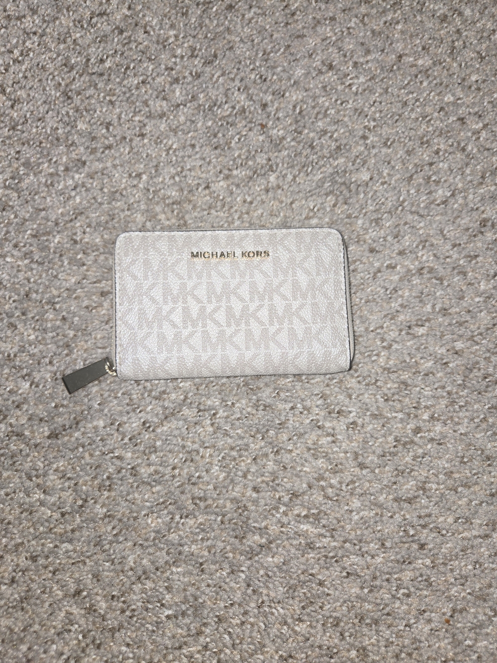 Michael Kors Small White Signature Zip Wallet